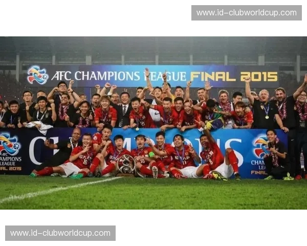 那抹中国红的巅峰时刻：恒大vs首尔FC，一场足以被写进教科书的史诗决战